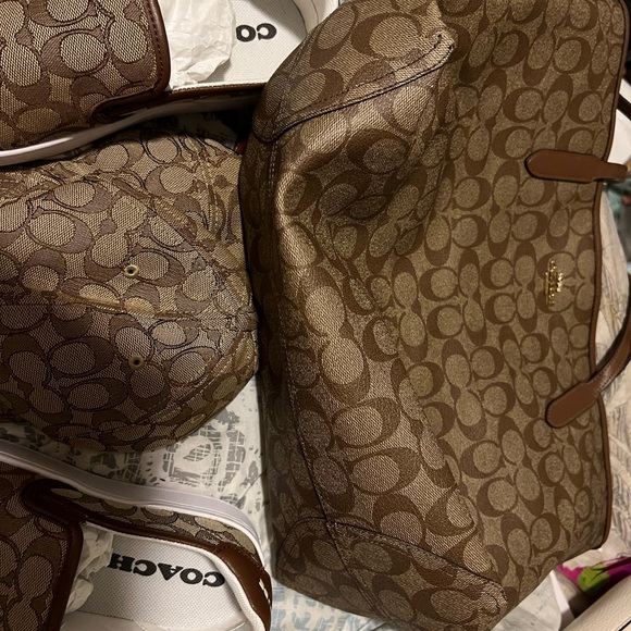 Coach set - Picture 8 of 12